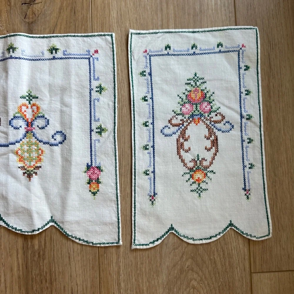 VTG Antimacassar Cross Stitch Vanity Linens 3pc Set Floral Scalloped White Linen